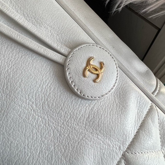 Vintage Chanel tote - Picture 7 of 14